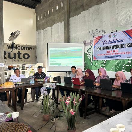 Pelatihan Penginputan Website Desa Tajo